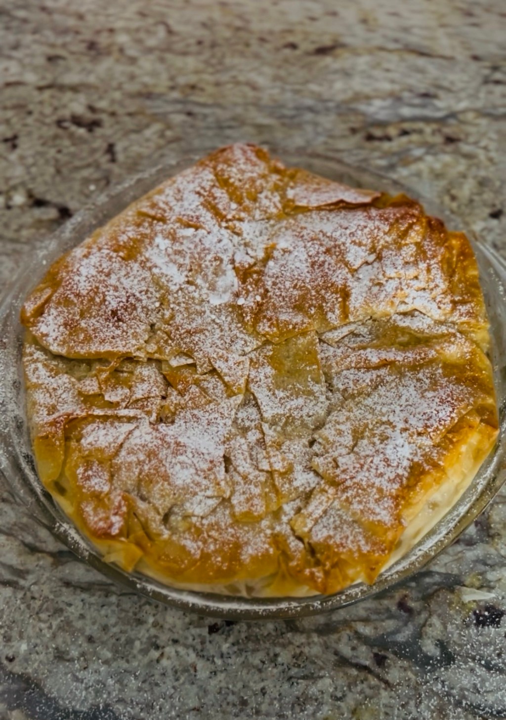 Pastilla (Tourte au poulet, aux dates et aux&nbsp;amandes)