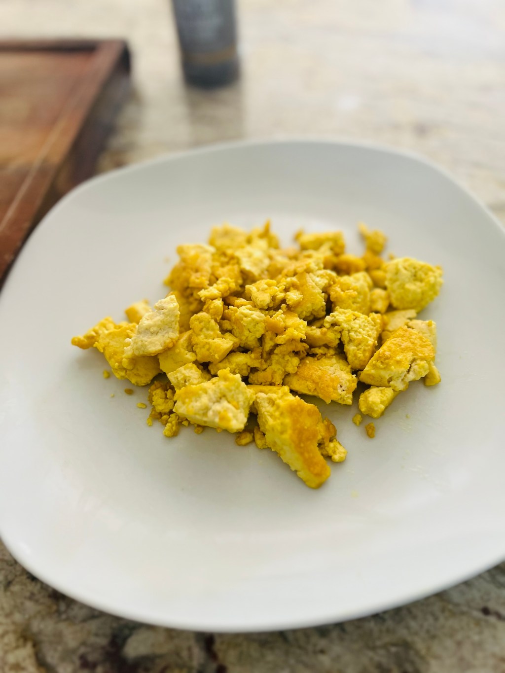 Tofu brouillé au goût d’œuf – 6&nbsp;ingrédients