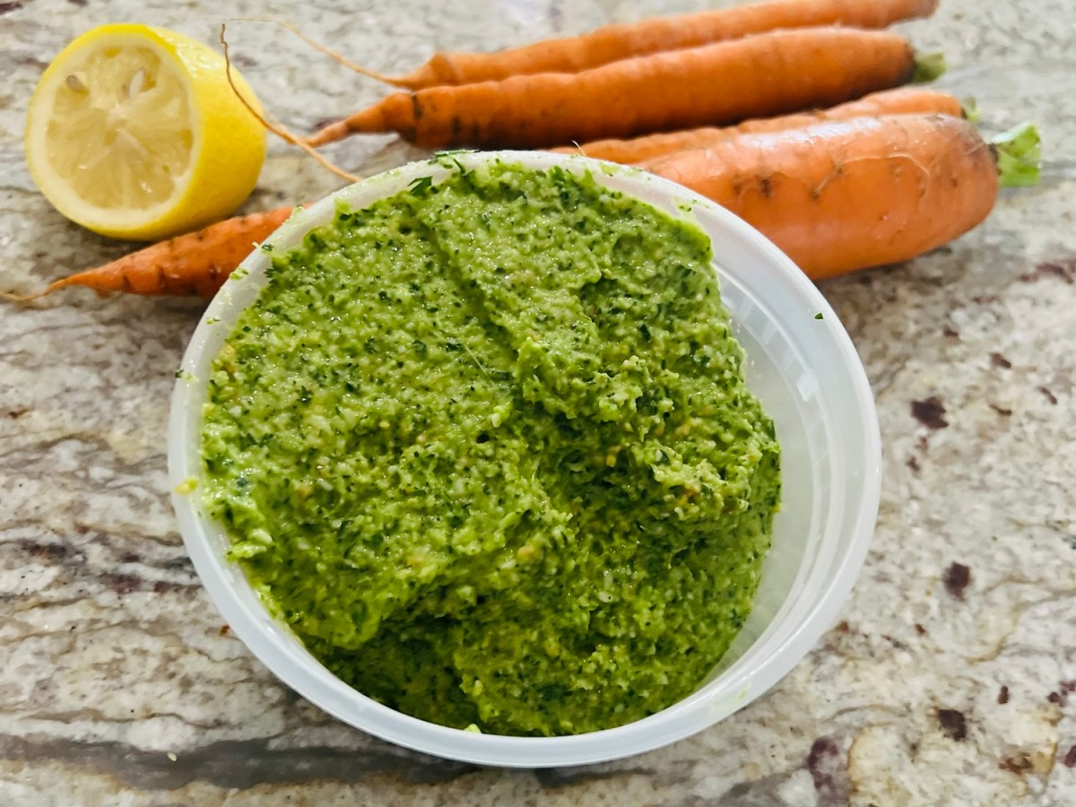 Pesto à la feuille de carottes et fleur d’ail – 7&nbsp;ingrédients